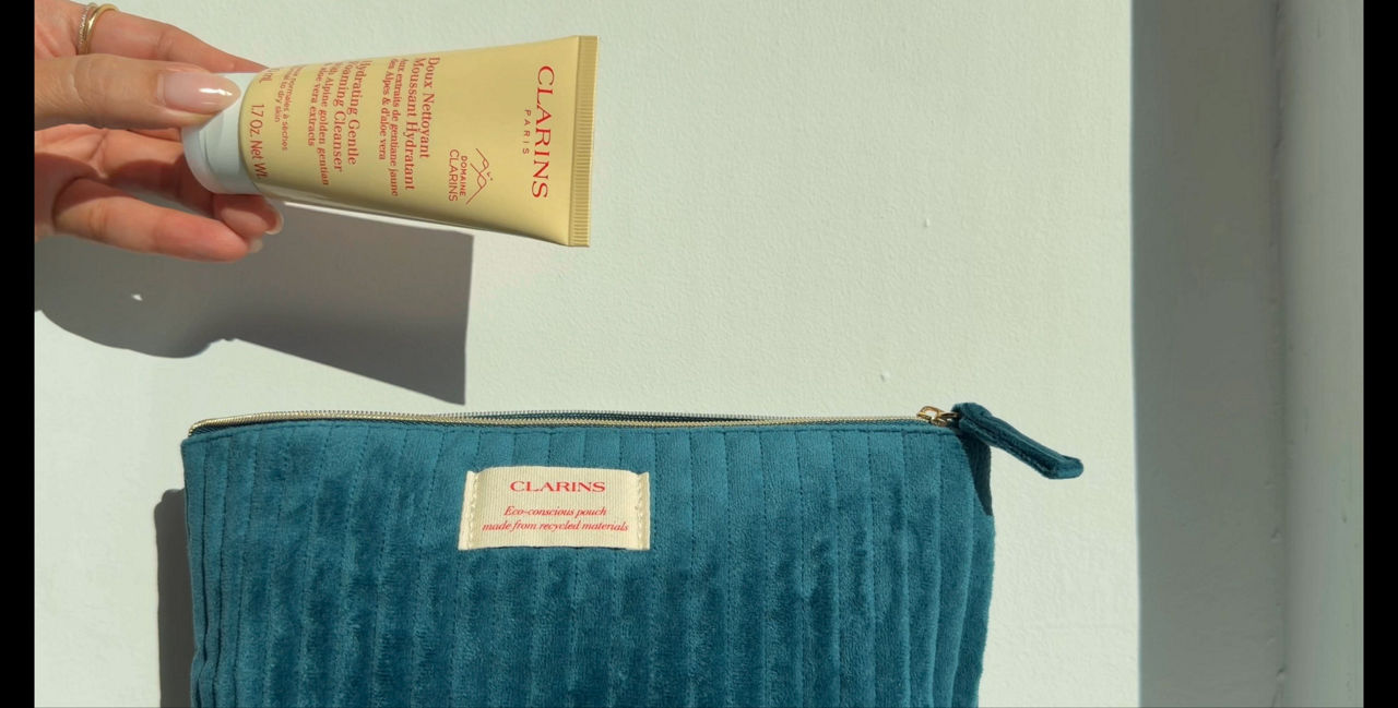 Free 6-Pc. gift with any $85 Clarins purchase (A $117 Value) - Macy's