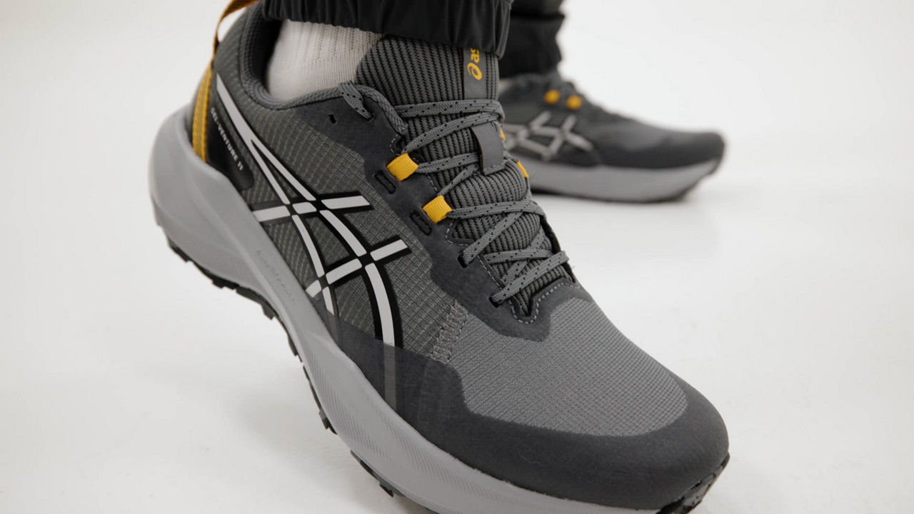 Asics Men's GEL-Venture 11 Wide Width Trail Running Sneakers from