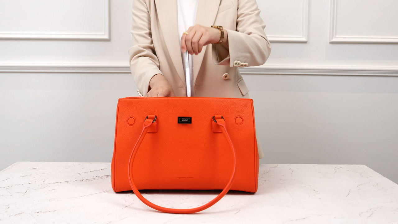 Victoria Hyde London Woman's Jolene L Handbag Flip-top Business