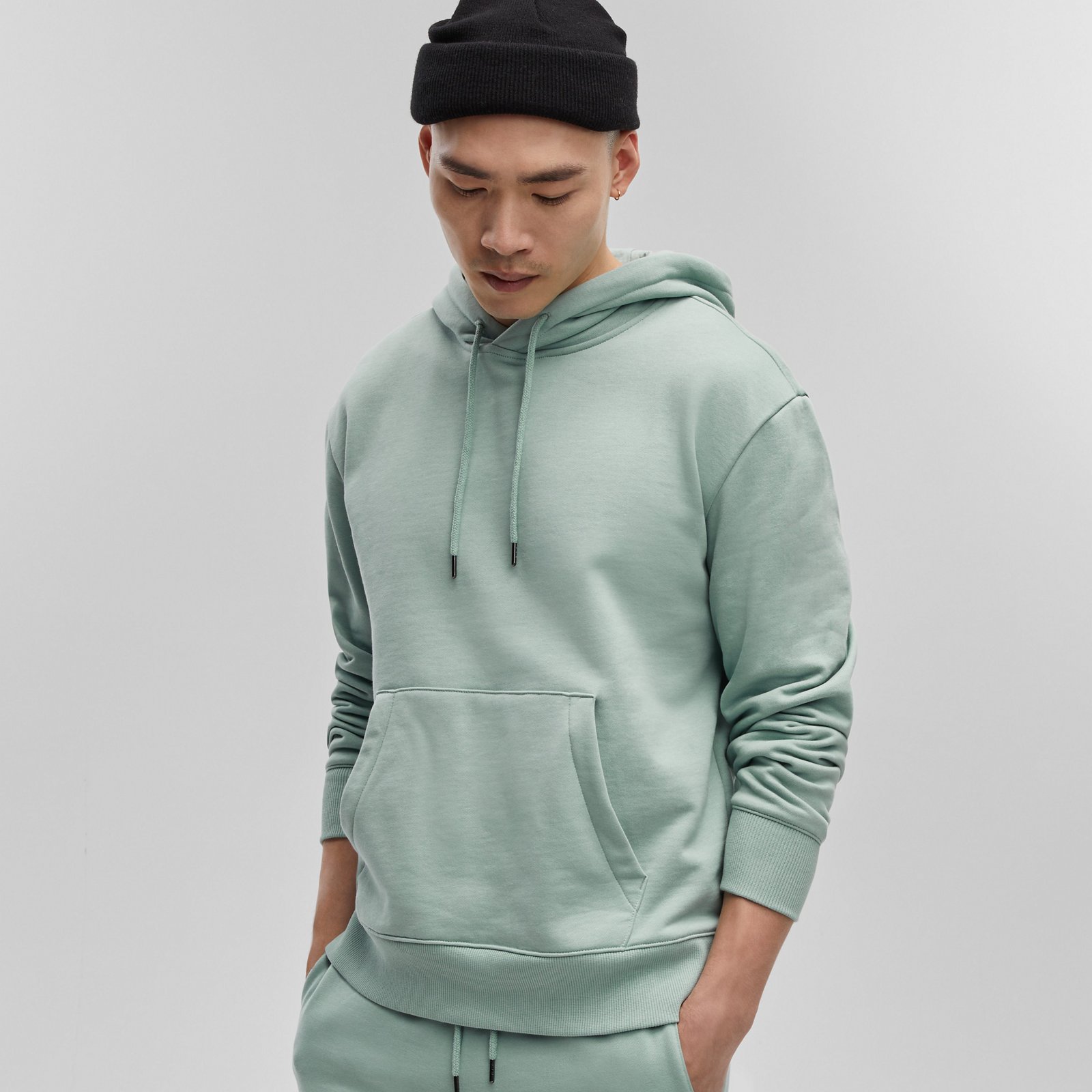 Hoodies & Sweatshirts