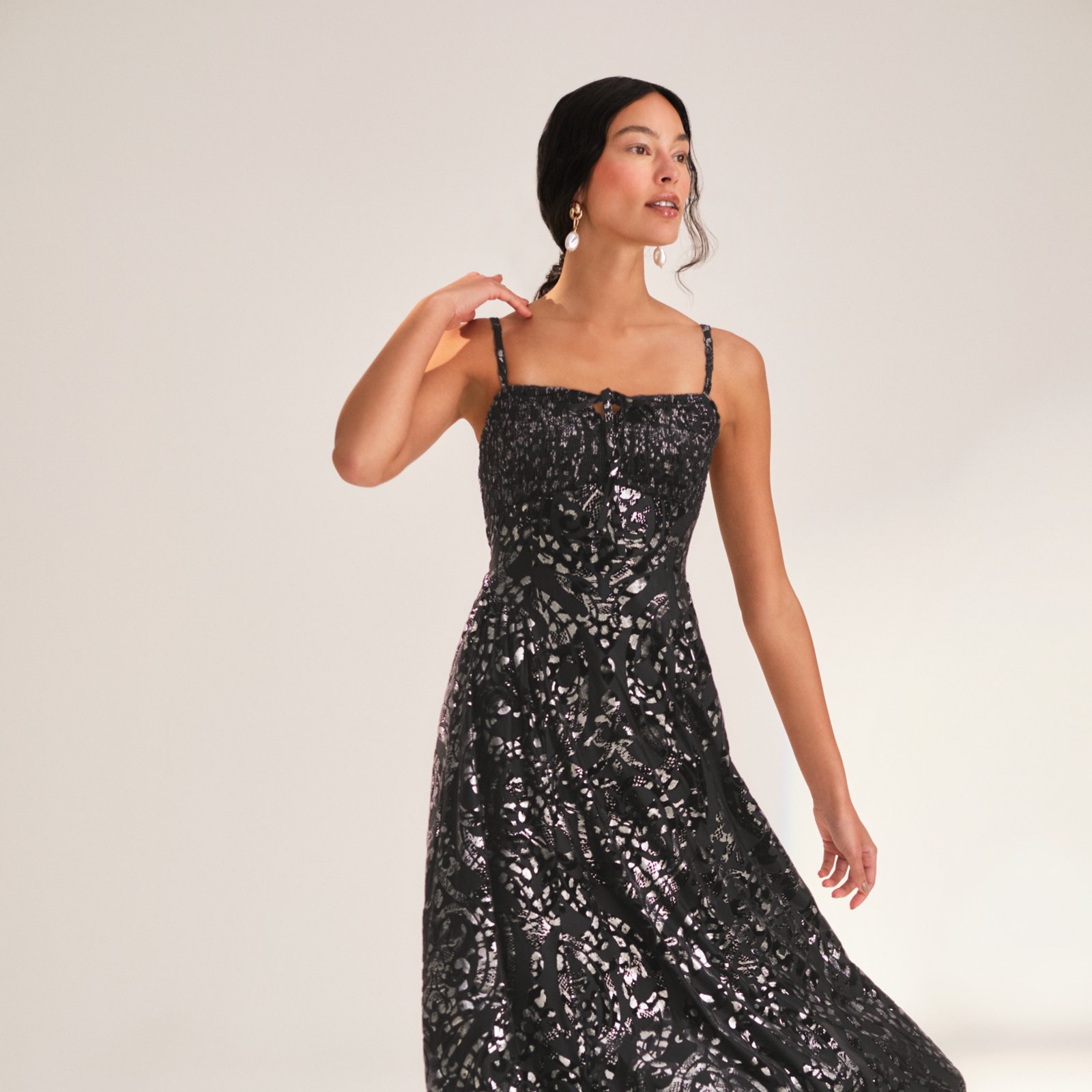style-and-storied- Winter -Wedding -Guest-Style