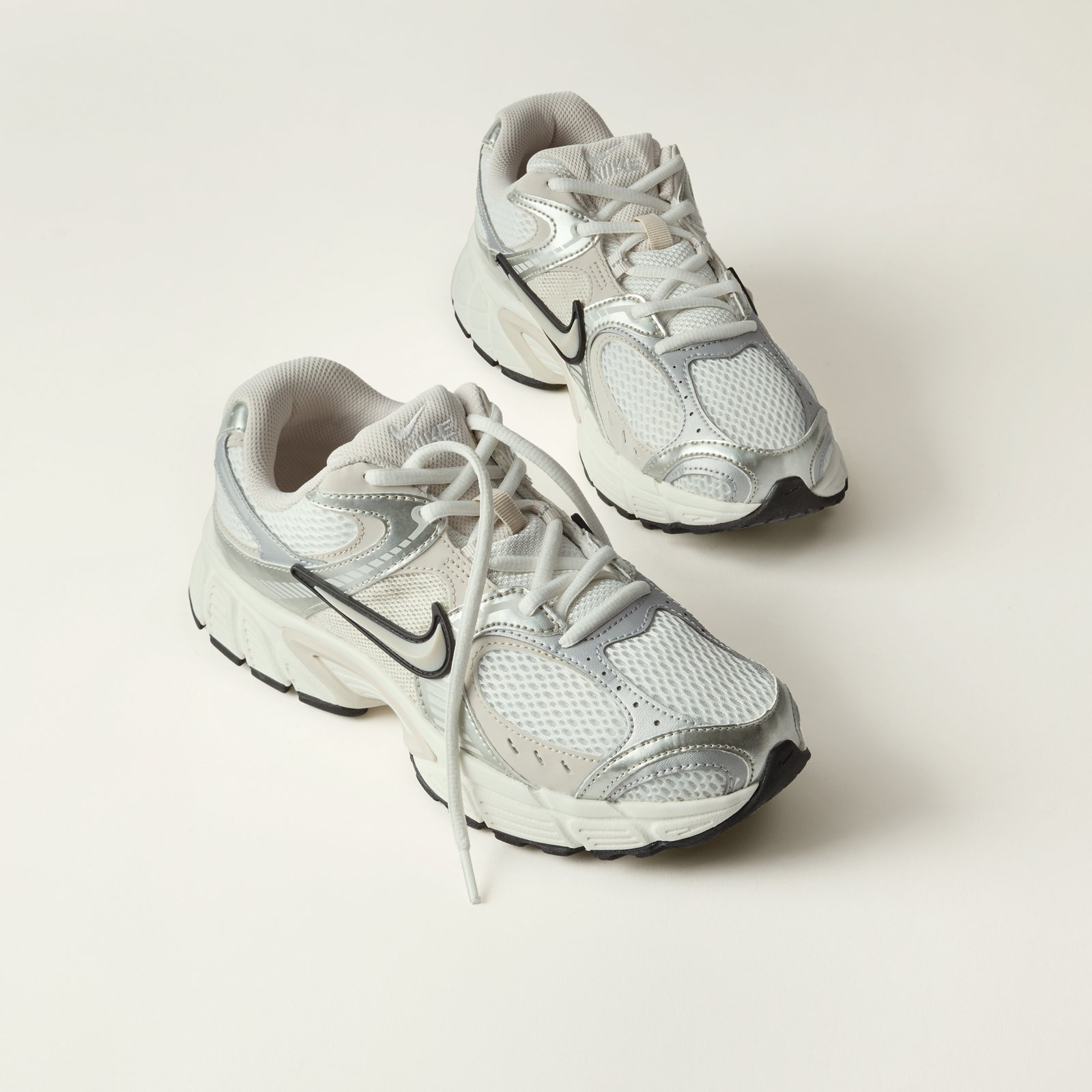 shoes-featured-categories-sneakers & Athletic