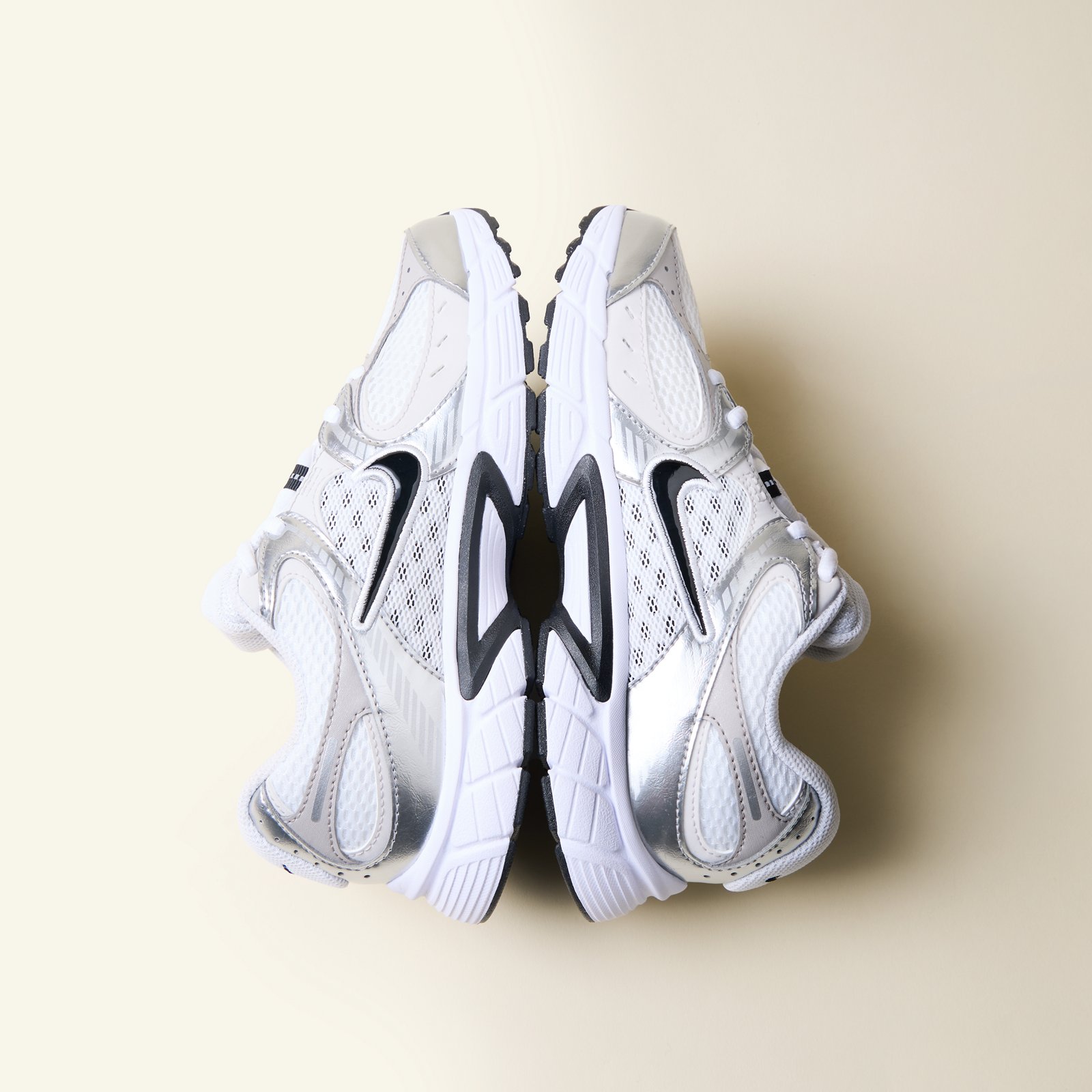 shoes-featured-categories-sneakers-athletic