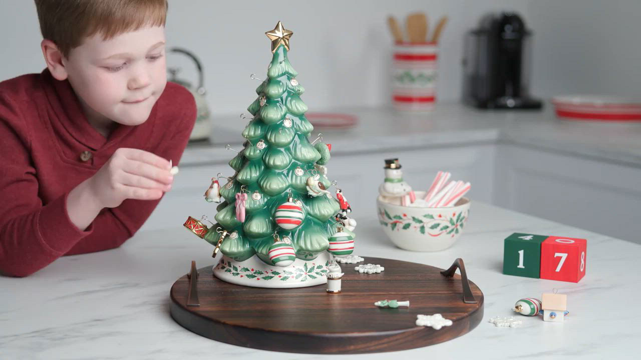 Lenox 868996 Christmas Memories - Juego De Adornos Y árbol De 10 Piezas,  Soporte De Exhibición, image size:1280x720