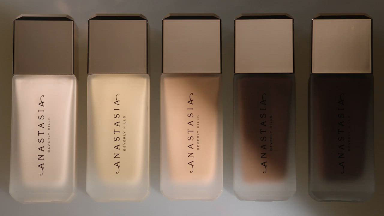 Anastasia Beverly Hills Impeccable Blurring Second Skin