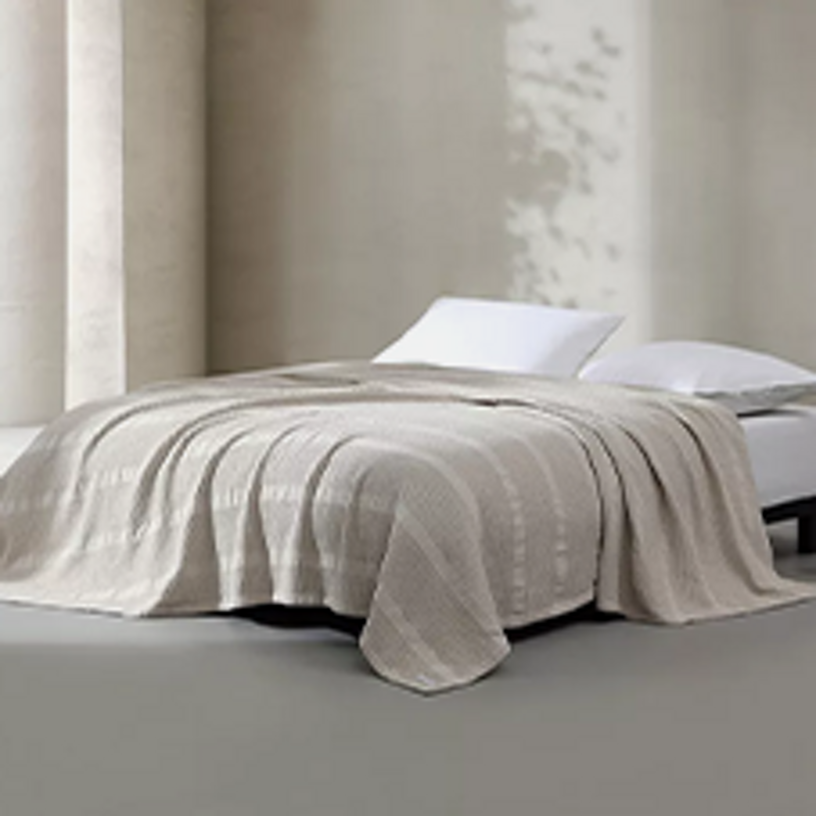 Calvin Klein Home Modern Cotton Body Sheet Set (White, Queen) : :  Home