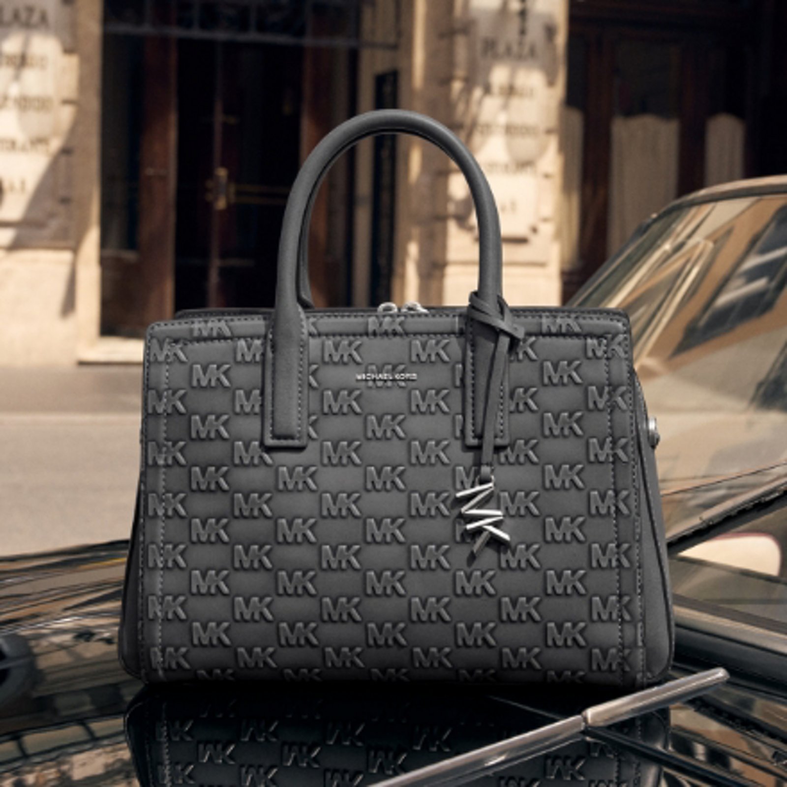 Handbags & Wallets