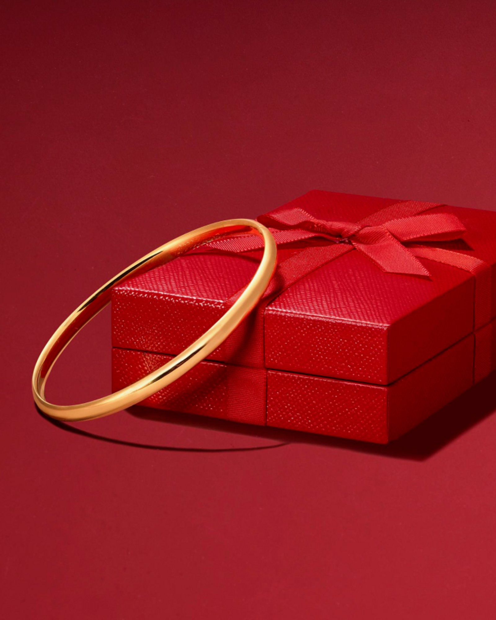 Gold jewelry gifts