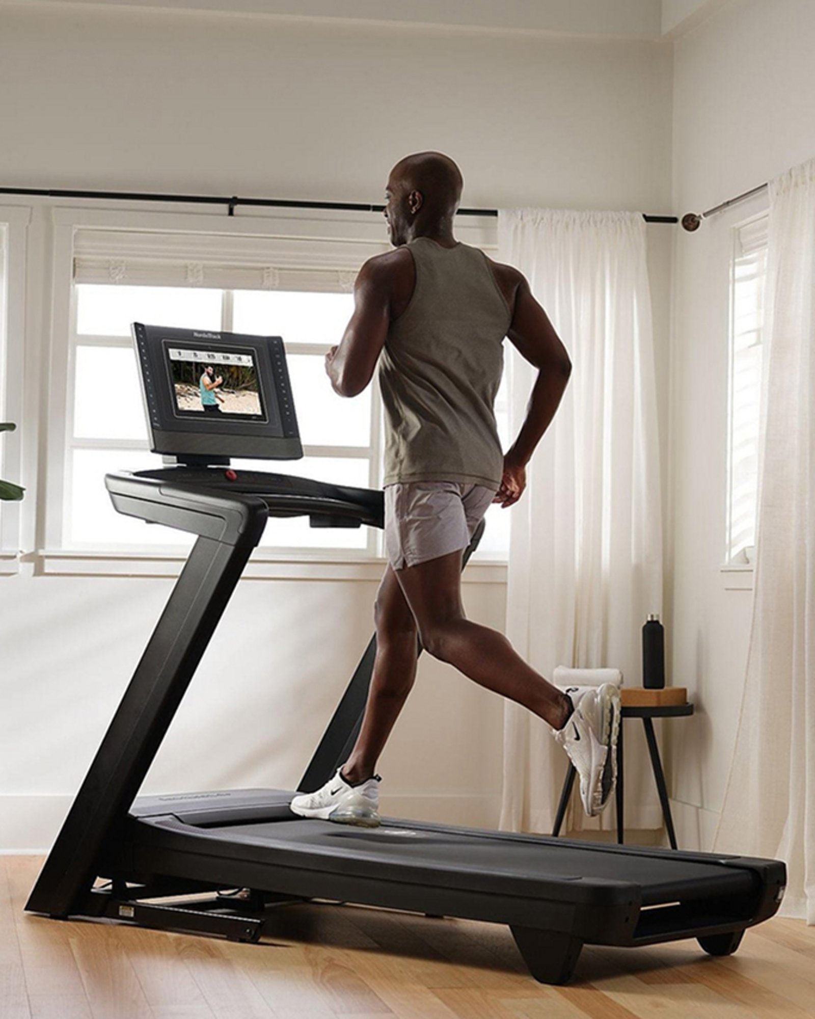 Treadmills & Walking Pads