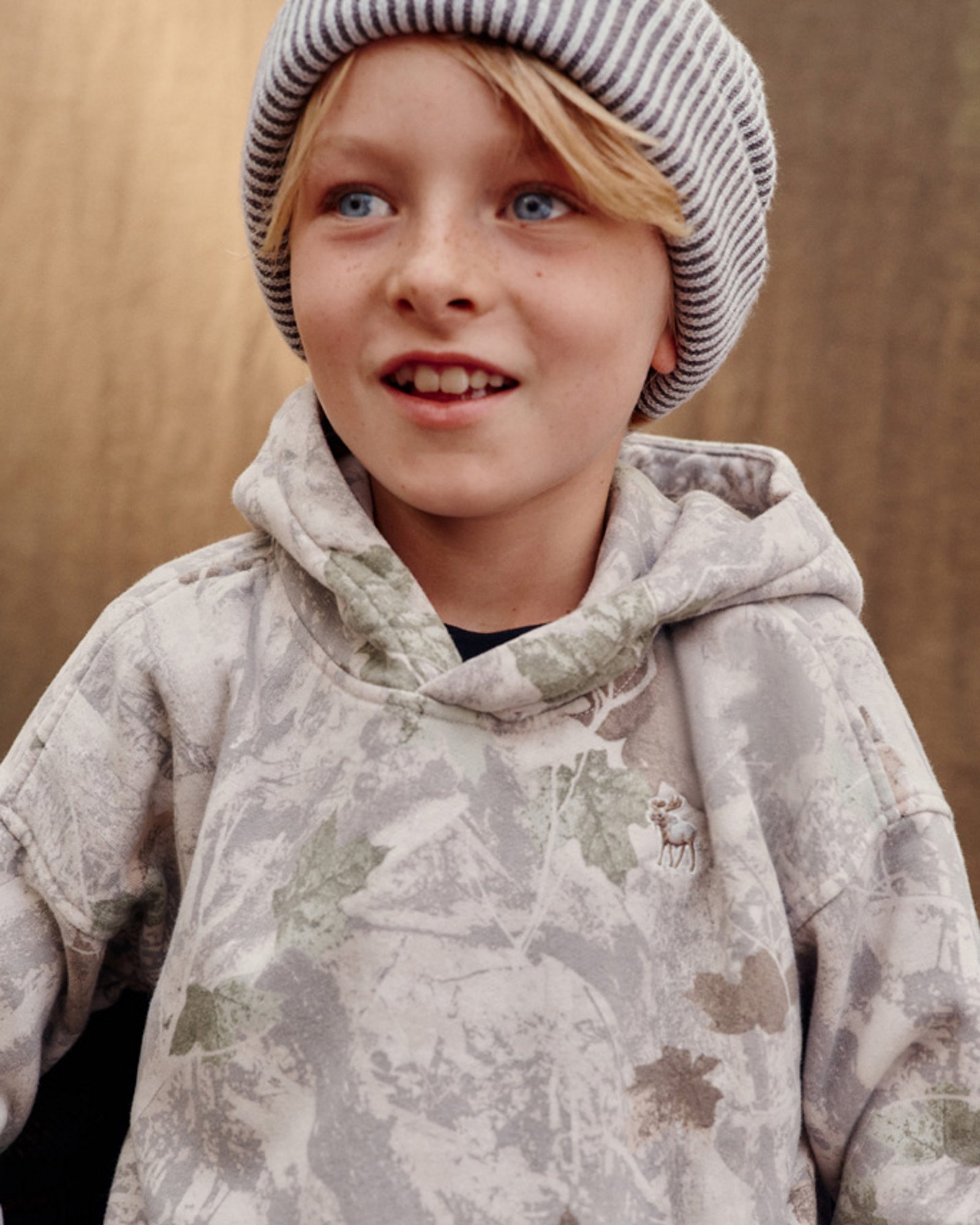 Hoodies & Sweatshirts