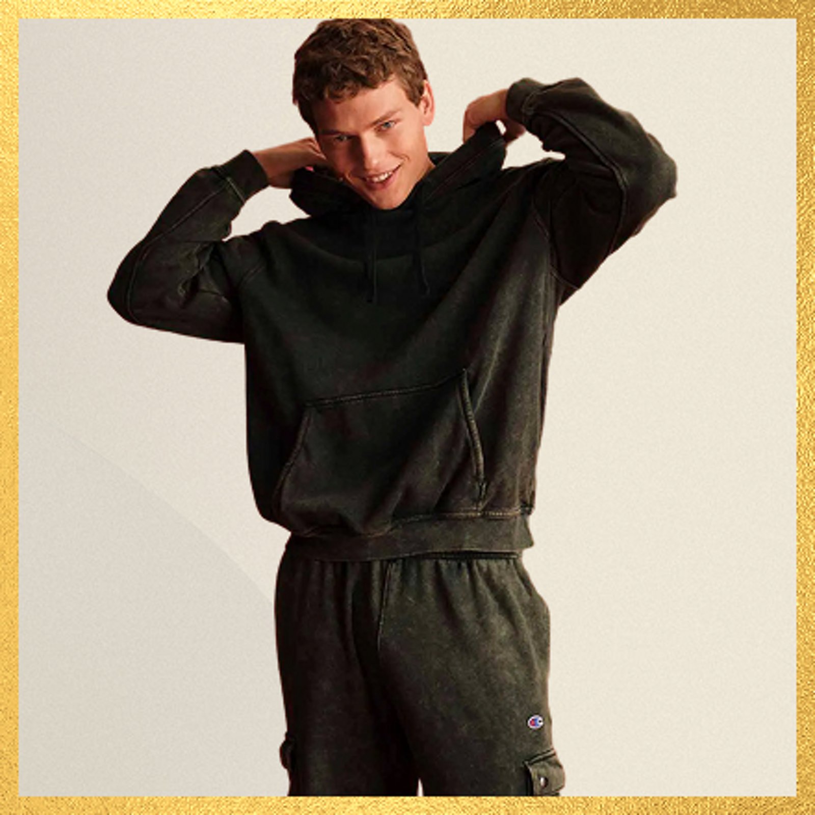 Hoodies & Sweatshirts