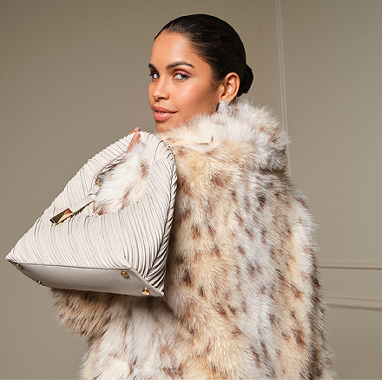 Handbags & accessories