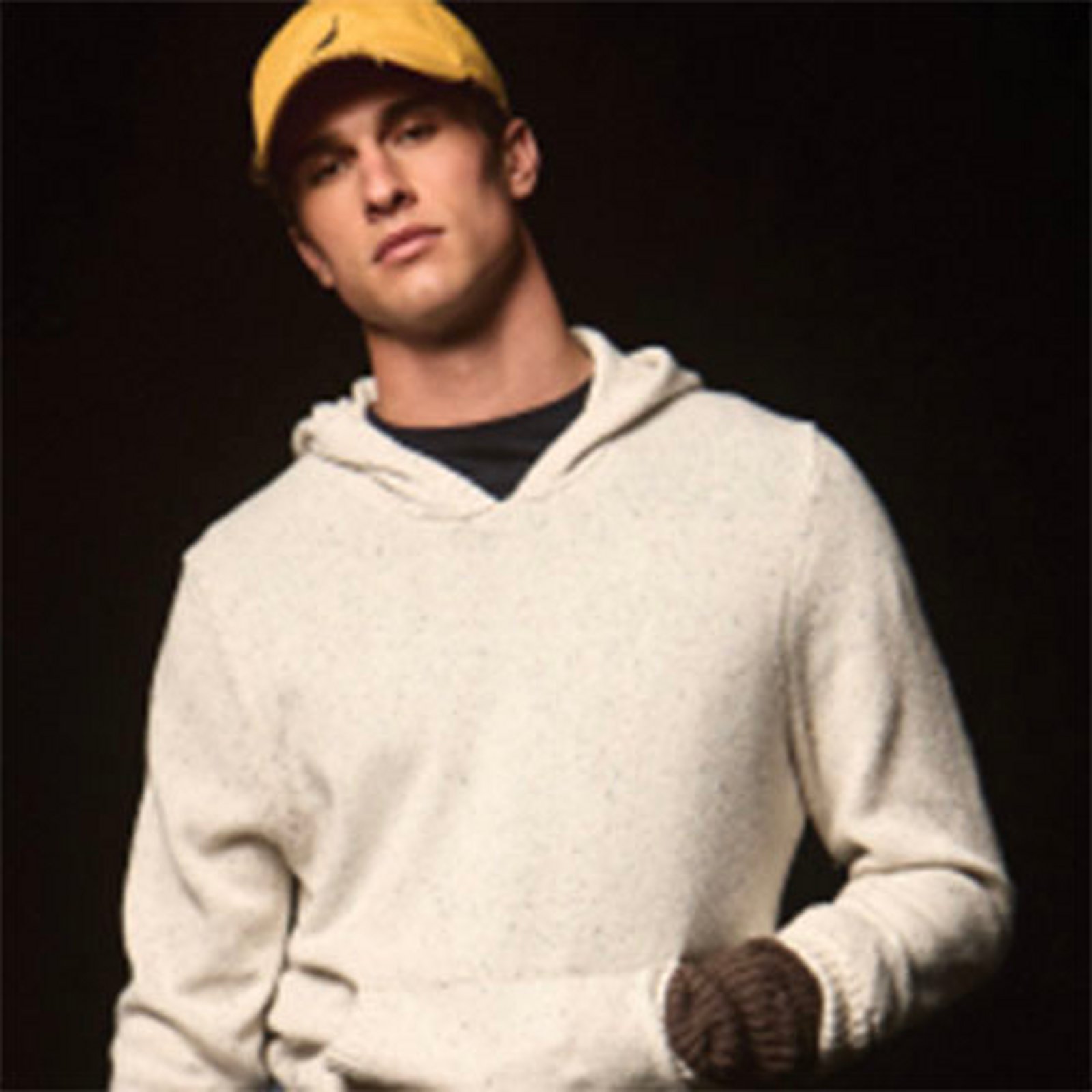 Sweatshirts & Hoodies