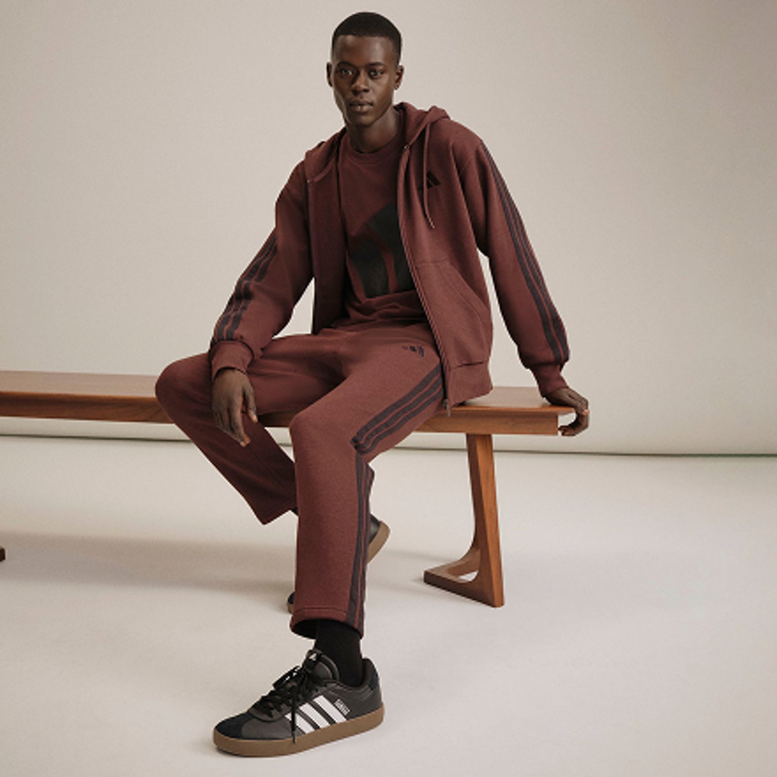 Sweatshirts & Sweatpants