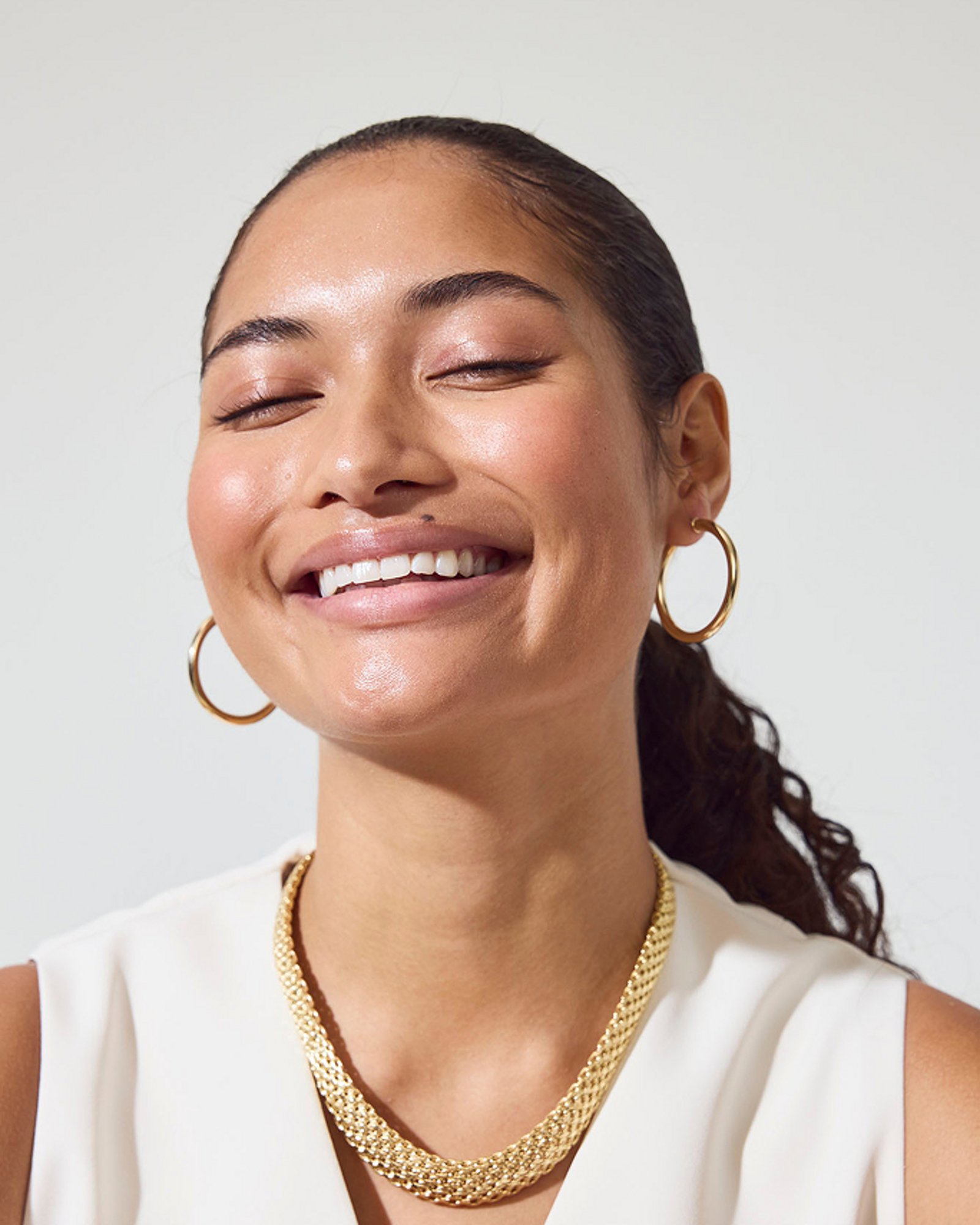 Jewelry-watches-trend-whats-trending-now-must-have-gold-jewelry