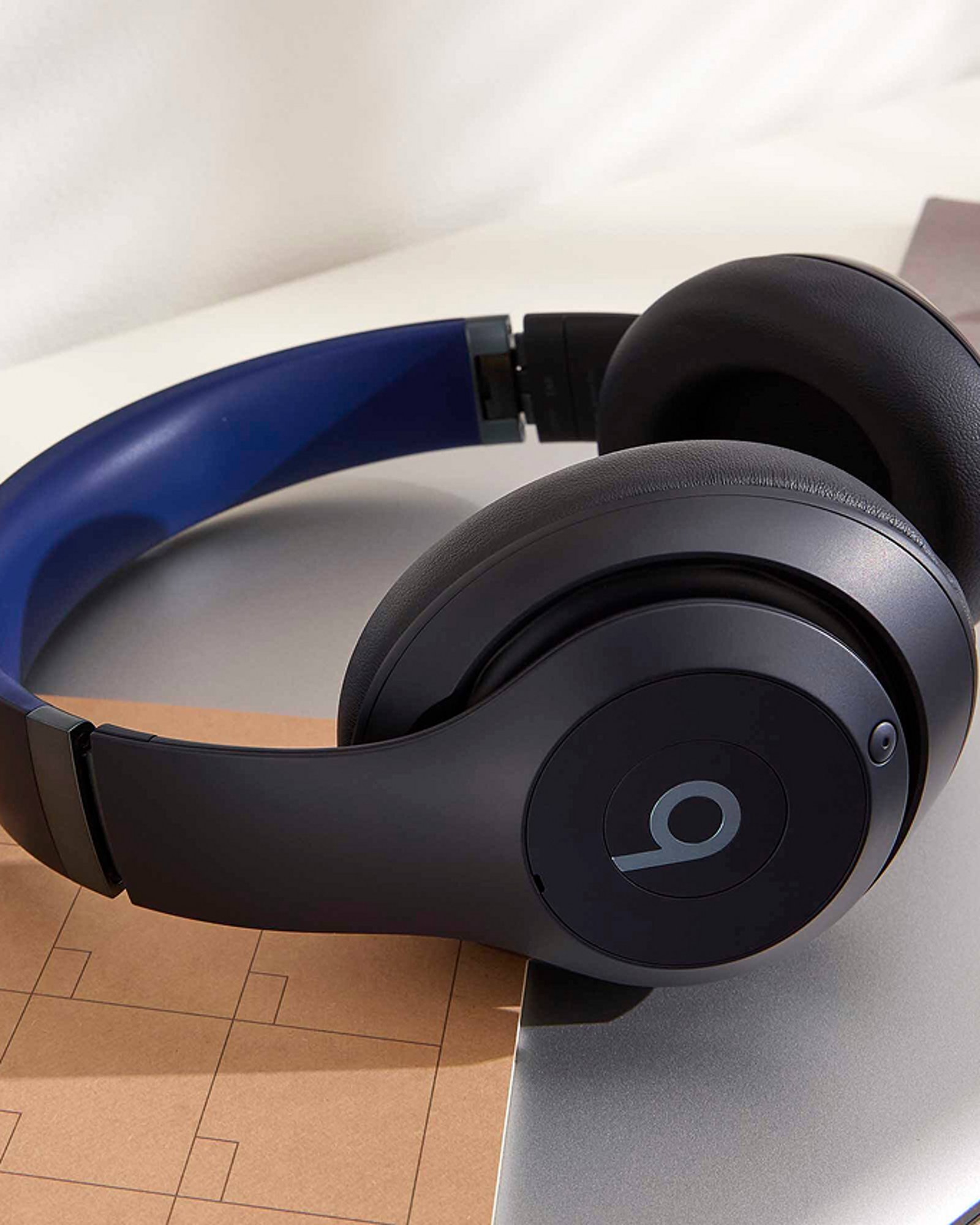 Home-trend-whats-trending-now-College Tech to Know & Love