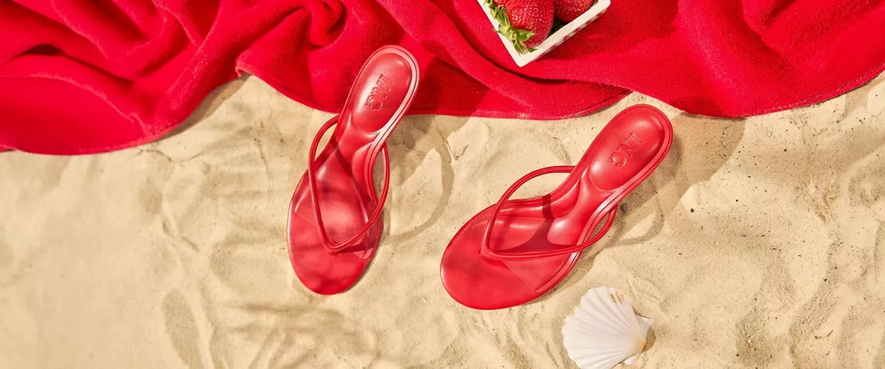 Trend alert: dressy thong sandals
