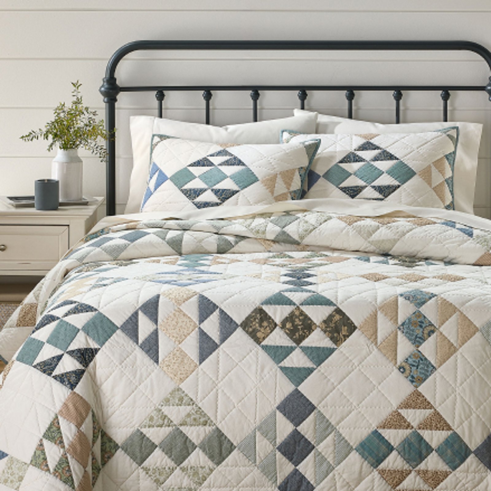 Quilts & Coverlets