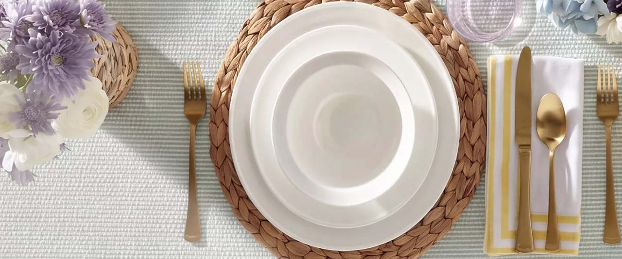 Keep it cool with crisp, al fresco-worthy  dining service in white.