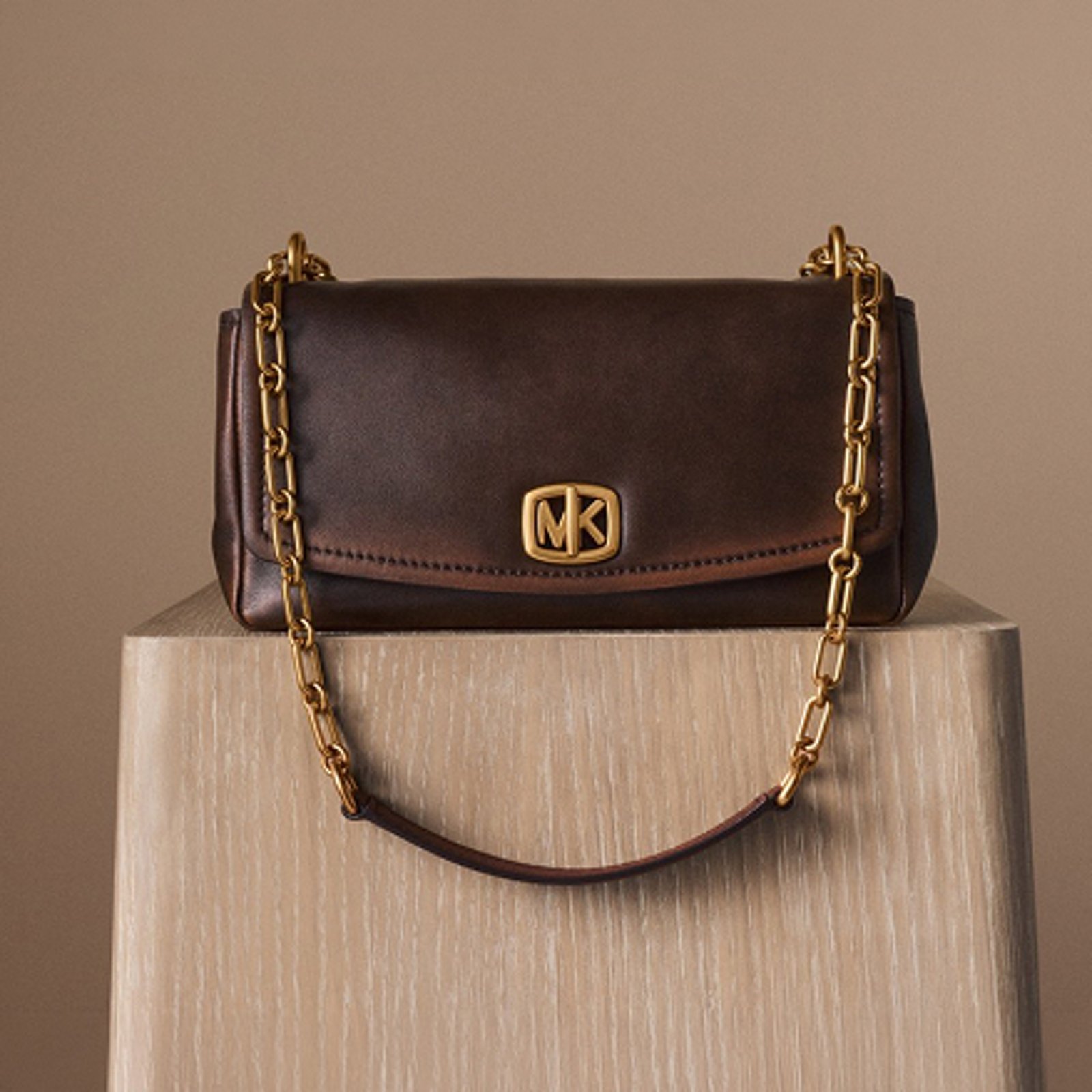 handbags-accessories-featured-categories-Handbags-and-Wallets
