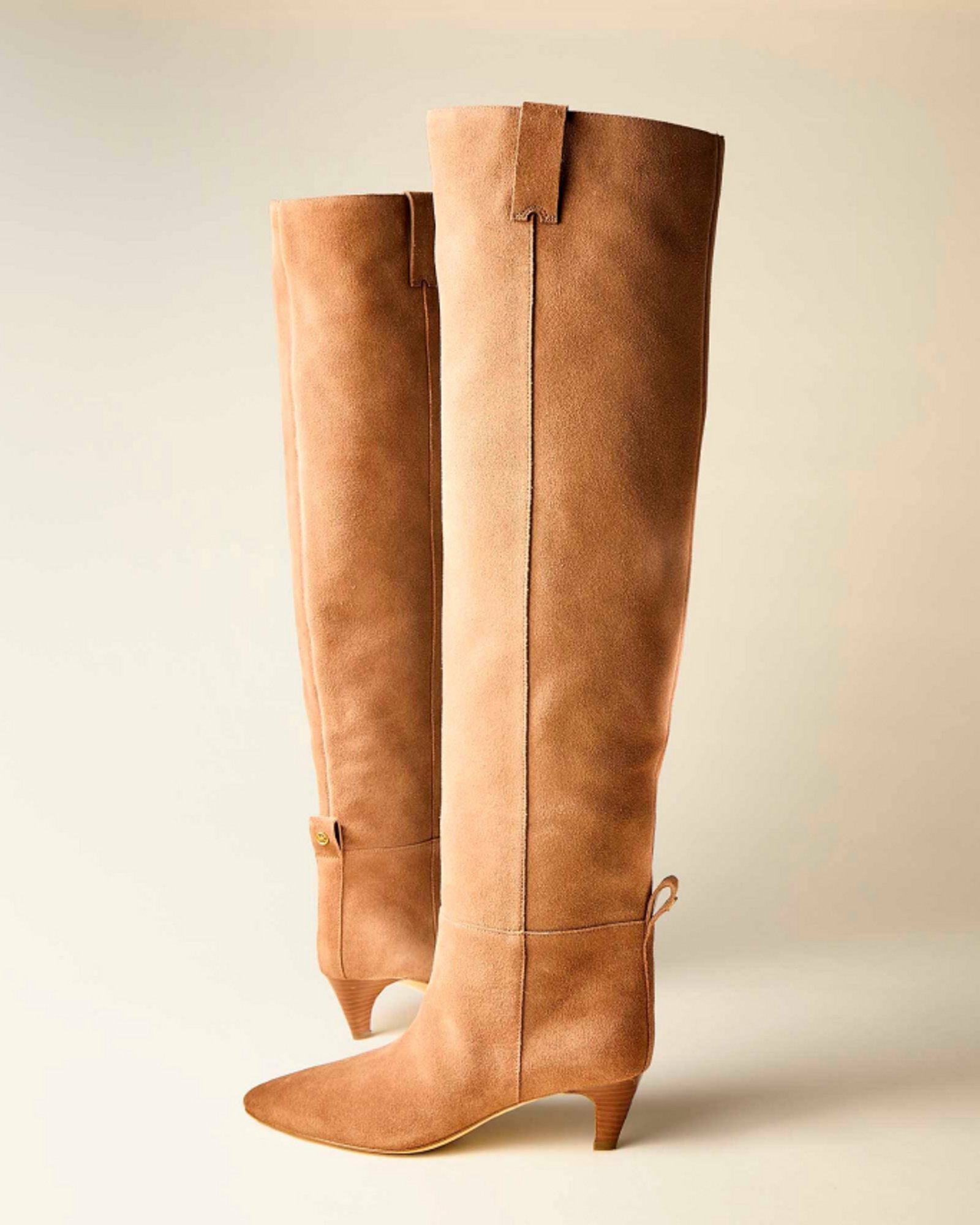 shoes-trend-whats-trending-now-shadesofbrownboots