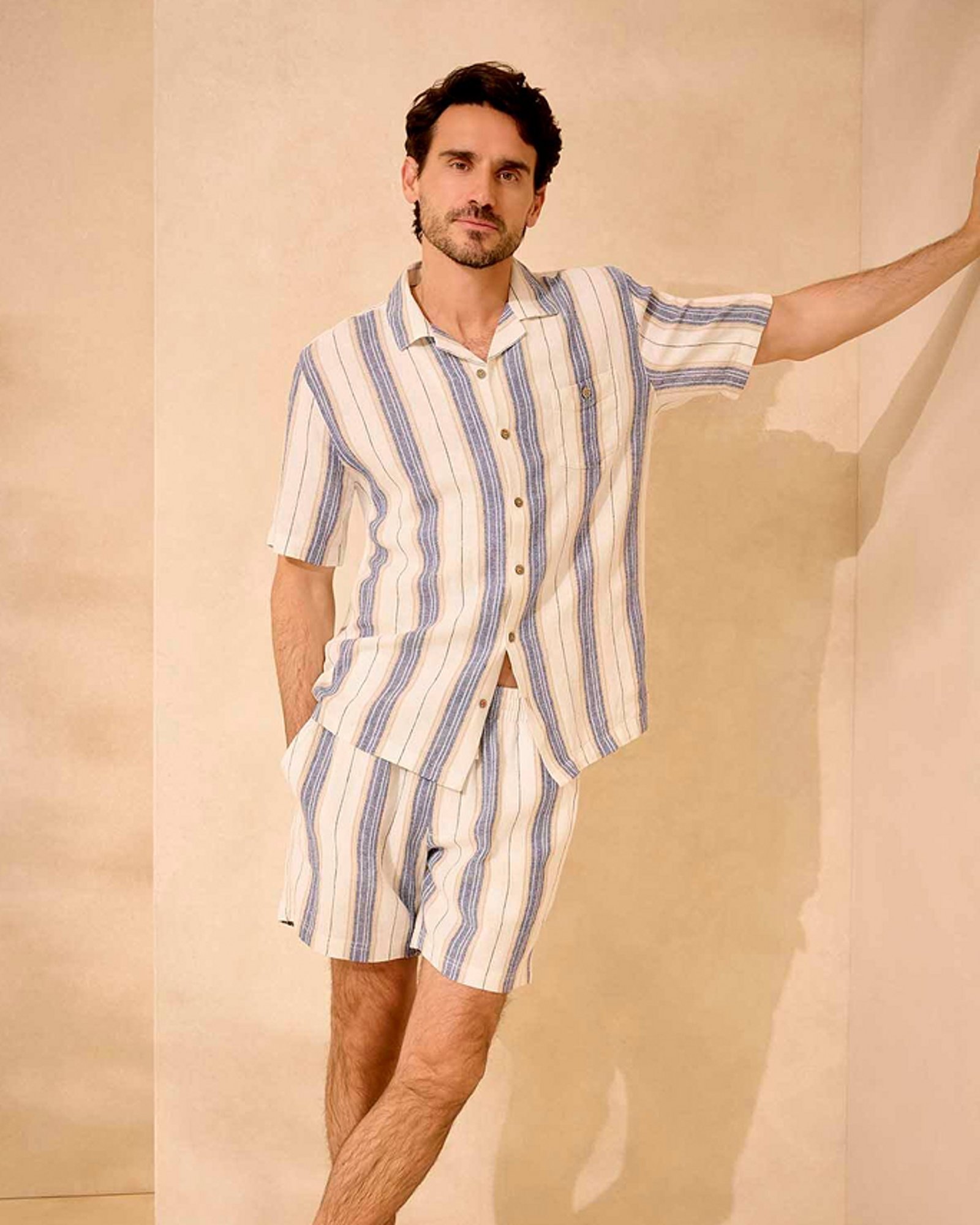 Mens-more-to-explore-linen