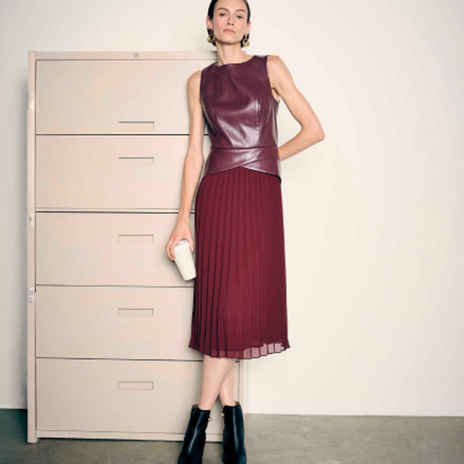 Suits-featured-categories-dresses