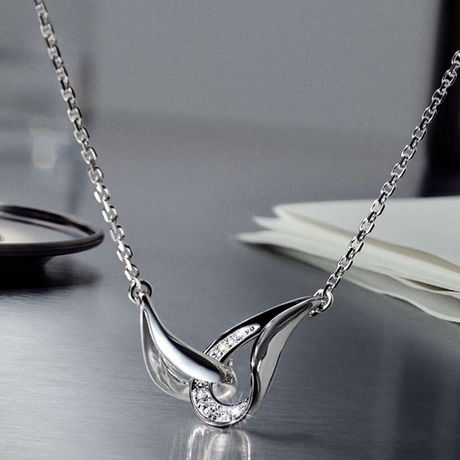 Swarovski-featured-categories-necklaces