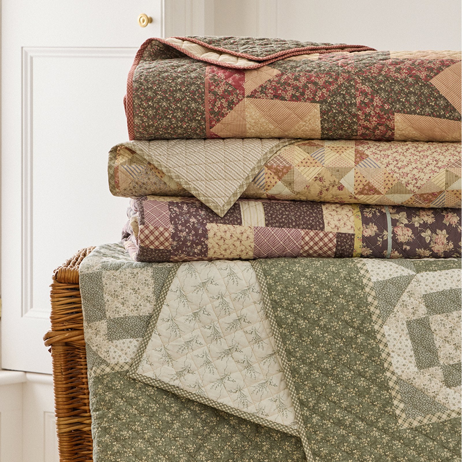 Quilts & Coverlets_DT