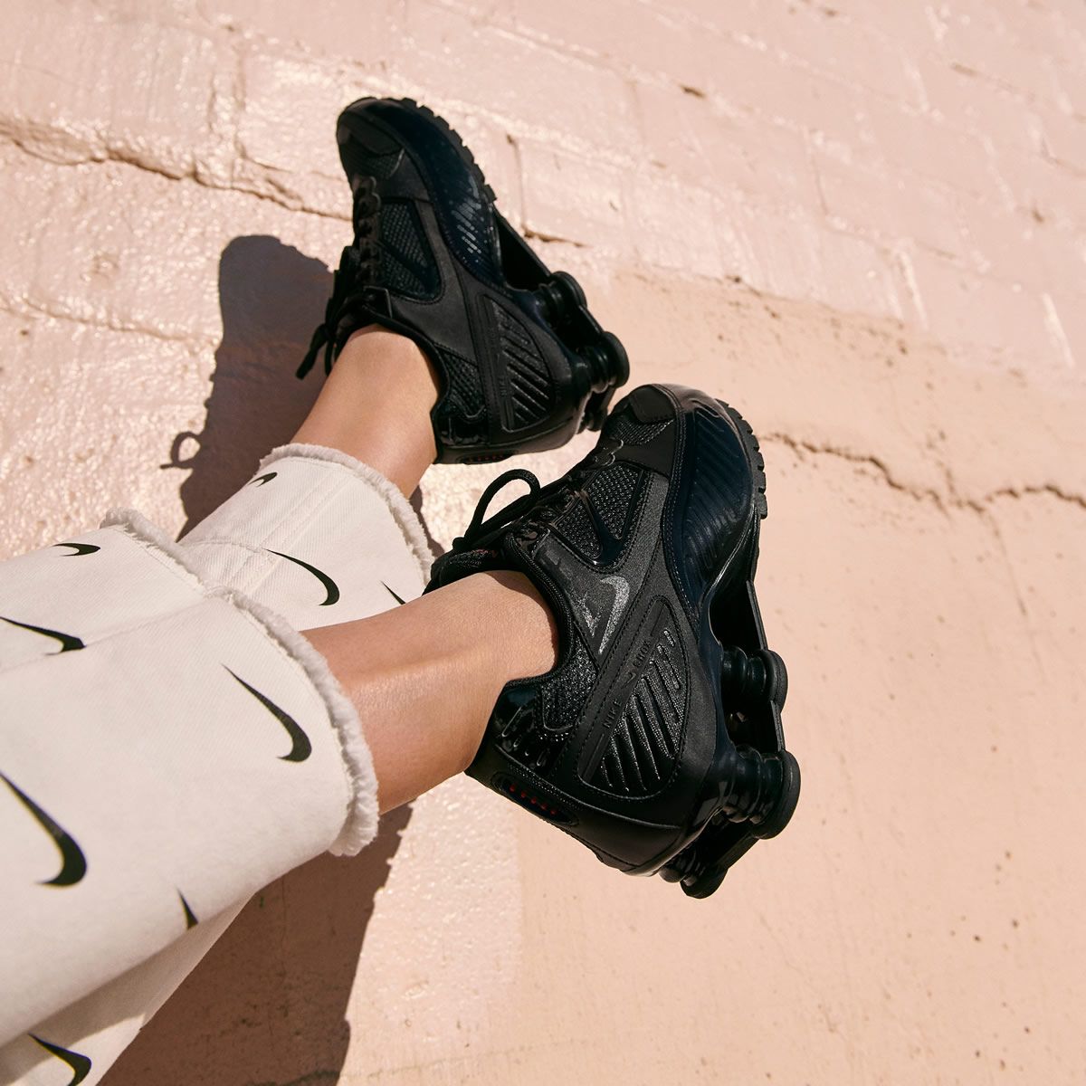 discount nike apparel for women